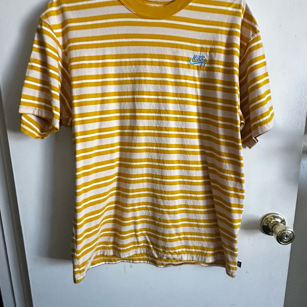 Nike SB Men's Yellow Striped T-Shirt